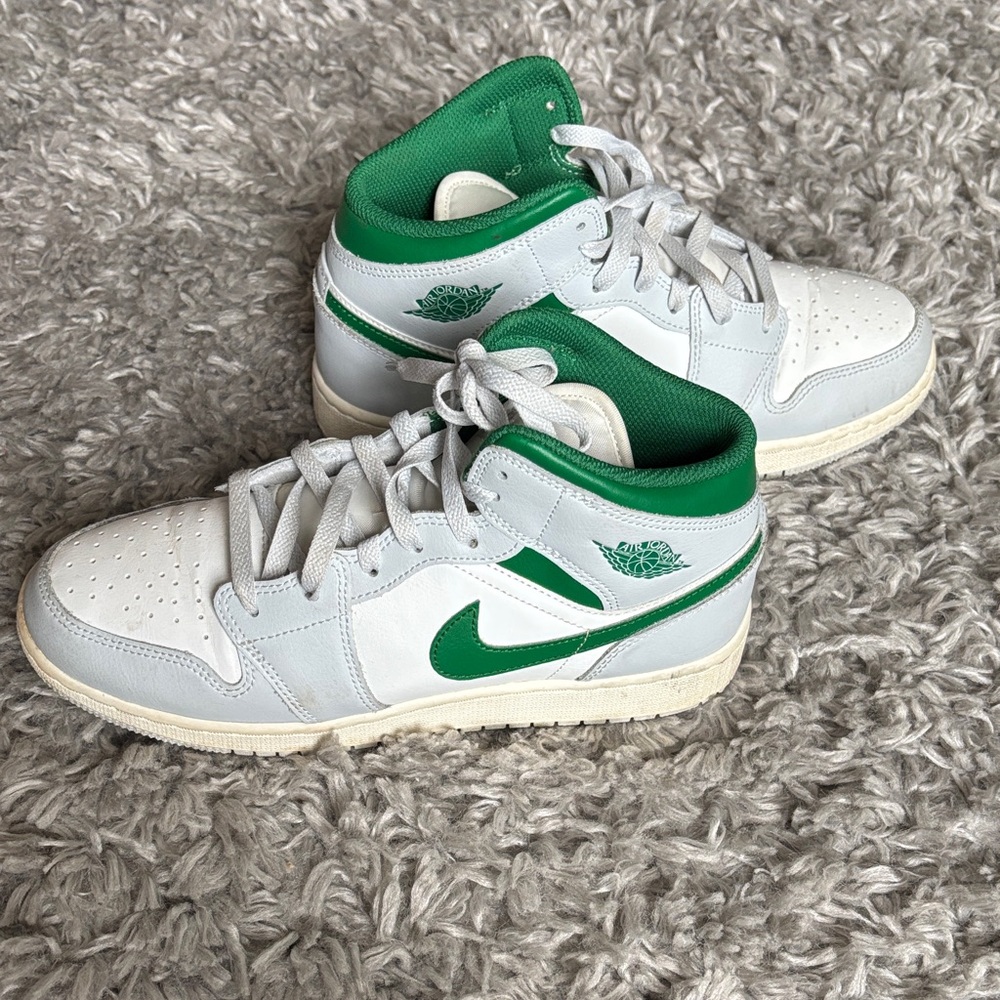 Nike Kids Sneakers White and Green Accents
